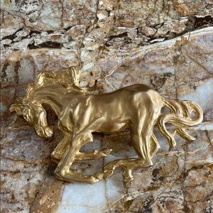 Stylish Gold Horse Belt Buckle